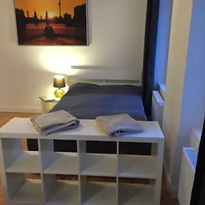 modernes-apartment-am-viktoria-luise-platz.find-berlin-hotels.com/